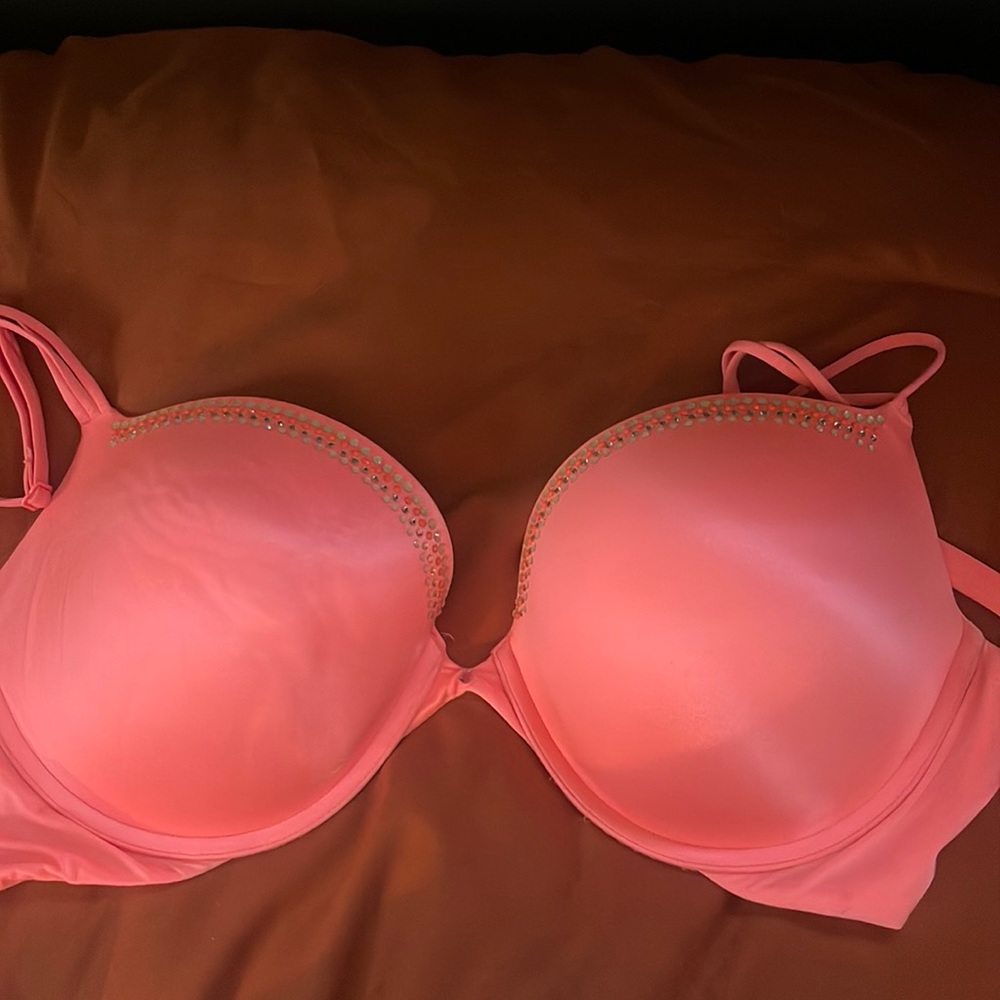 38DD Victoria’s Secret Bra - Very Sexy Push Up